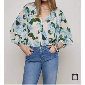 NEW L'AGENCE teagan blouse hydrangea print in blue and white